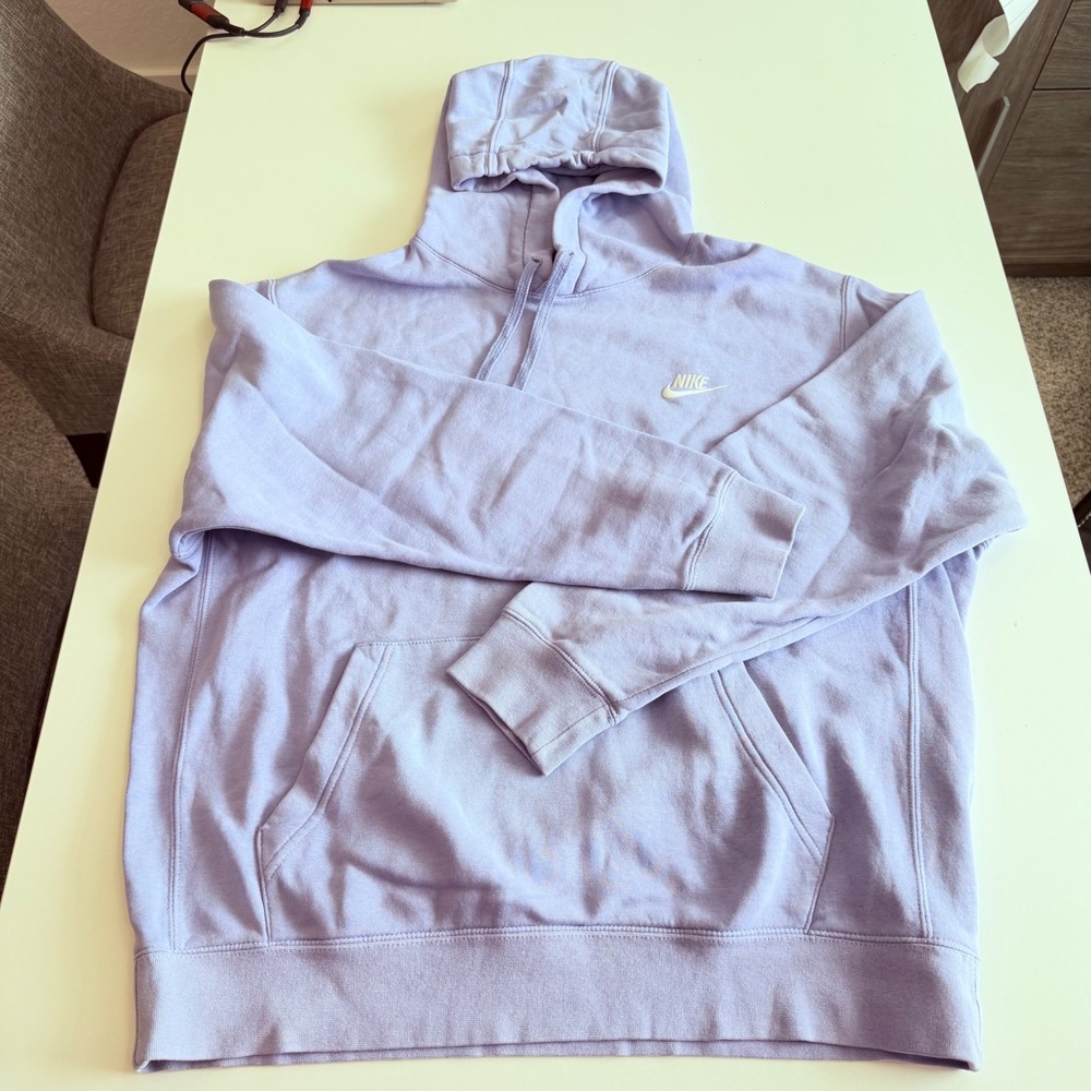 Nike Sportswear Club Fleece Hoodie Lavender Purple Embroidered Logo Mens Large